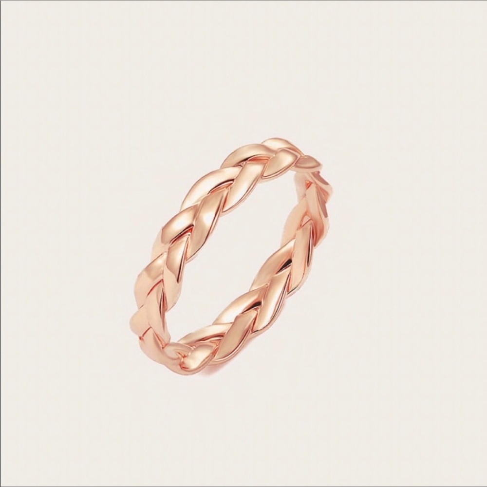 Beautiful Braided Rose Gold Ring Size 6 (J4)